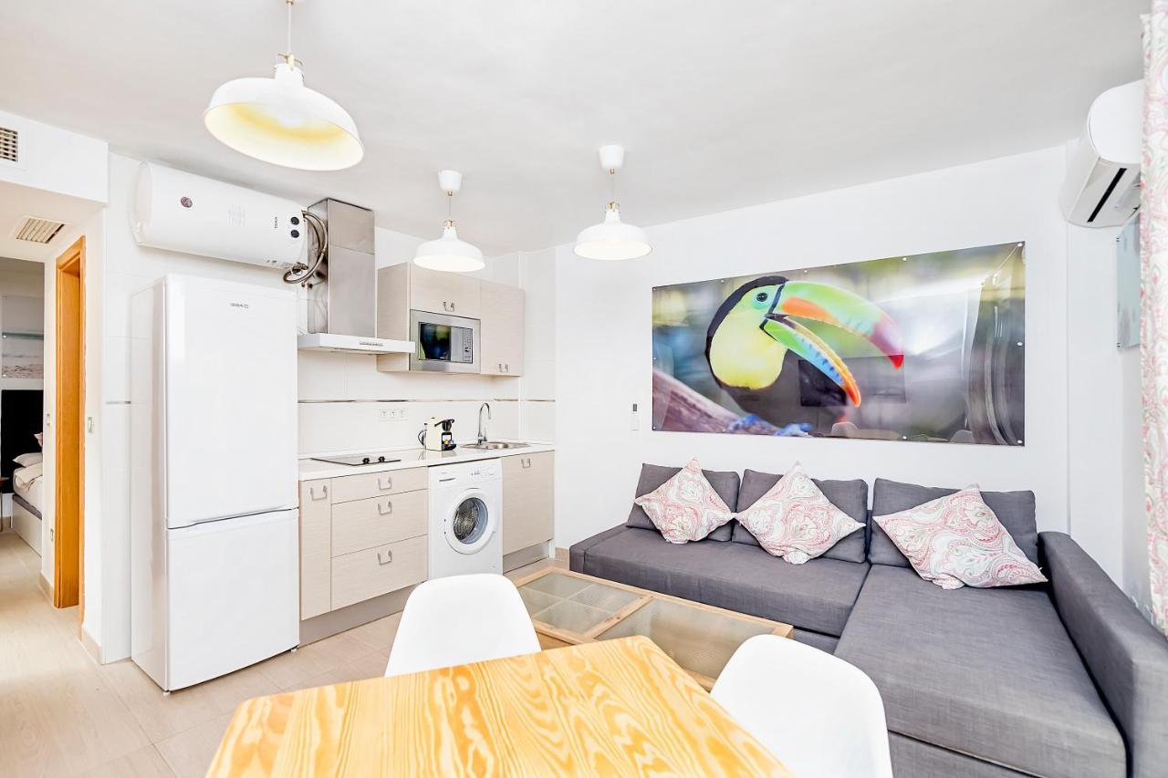 Апартаменти Maba/Private Backyard/Walk To Downtown/Large Smart Tv Малага Екстер'єр фото