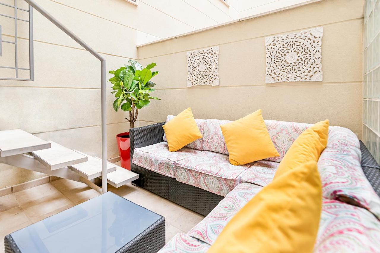 Апартаменти Maba/Private Backyard/Walk To Downtown/Large Smart Tv Малага Екстер'єр фото